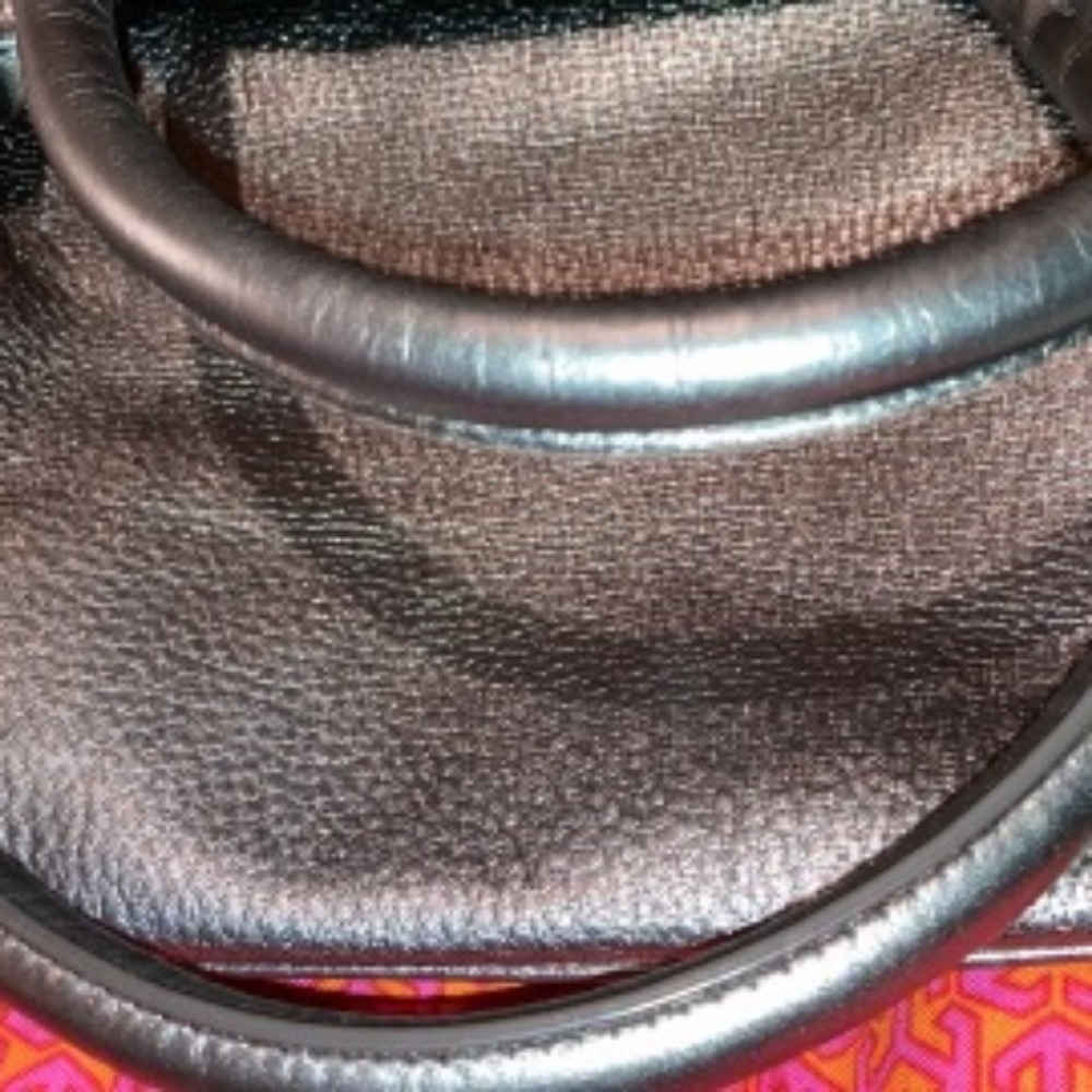 Tory Burch silver purse - Picture 8 of 8
